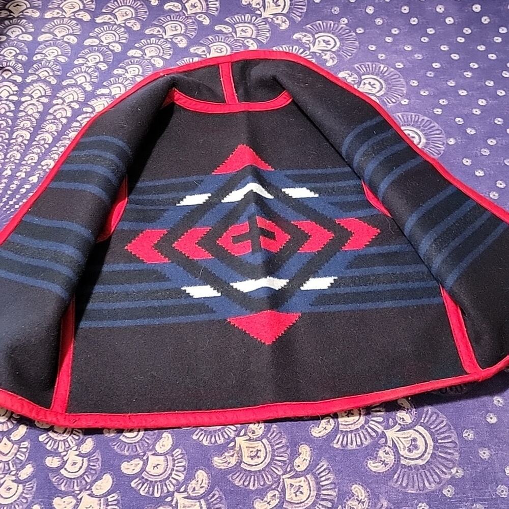 Rad and Reversable Felt Vest - Picture 4 of 7